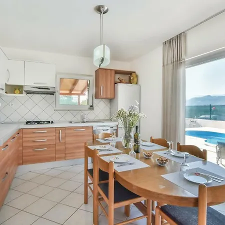 Hébergement de vacances Three-bedroom Holiday In Dicmo *