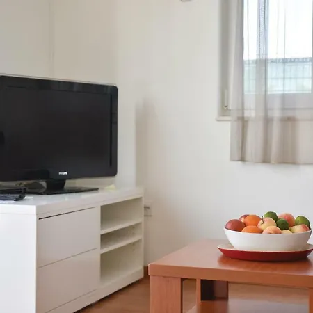 Three-bedroom Holiday In Dicmo Hébergement de vacances *
